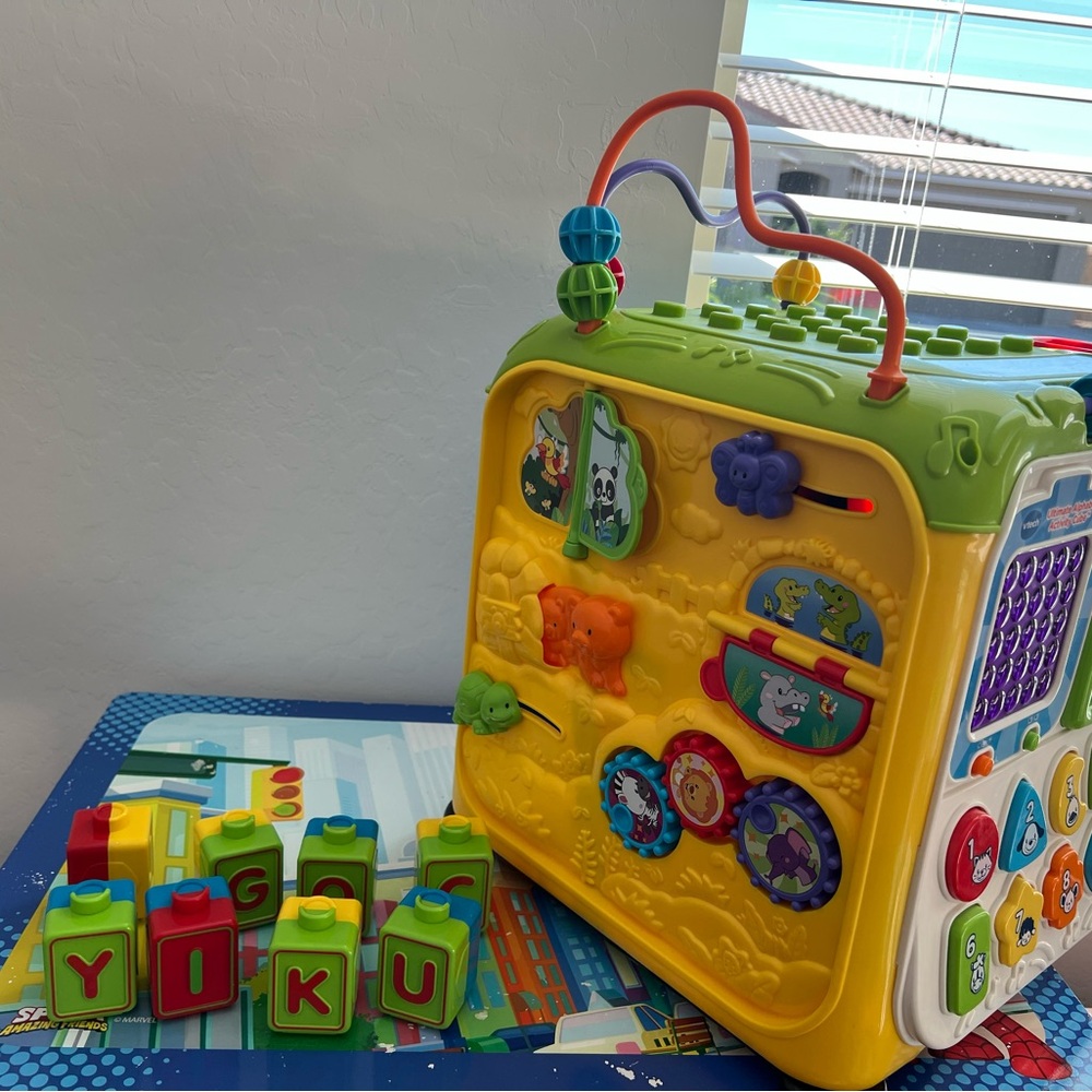 Interactive Learning Cube with Blocks - Picture 4 of 5